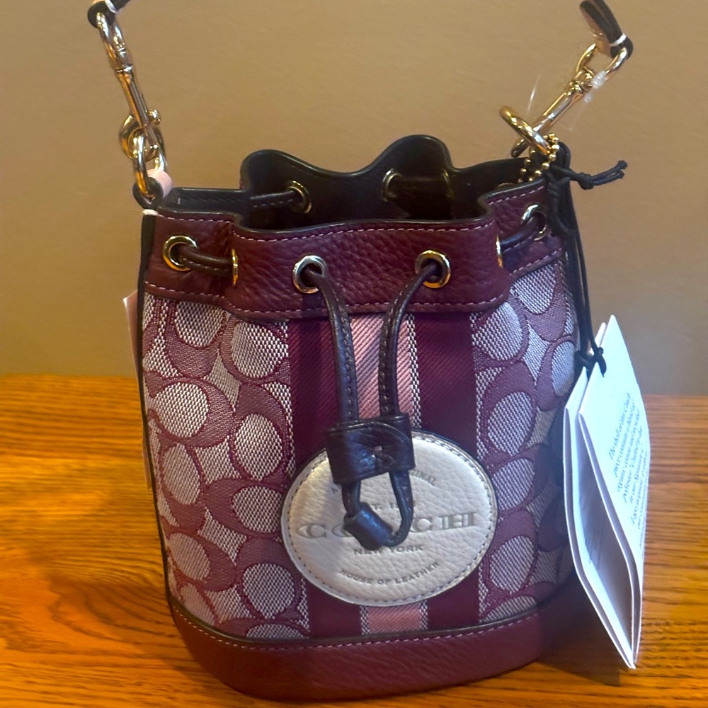 NWT COACH MINI DEMPSEY BUCKET BAG - Picture 3 of 7